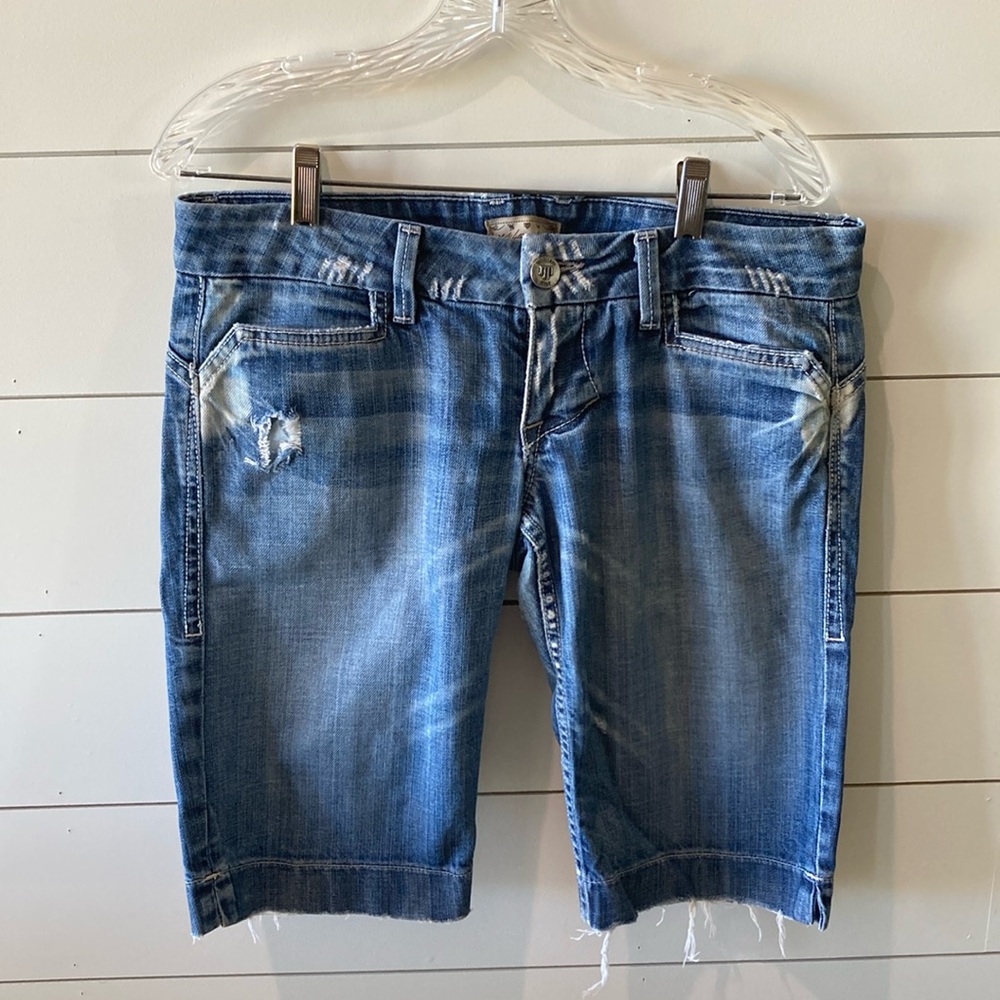 WILLIAM RAST. Jean shorts.